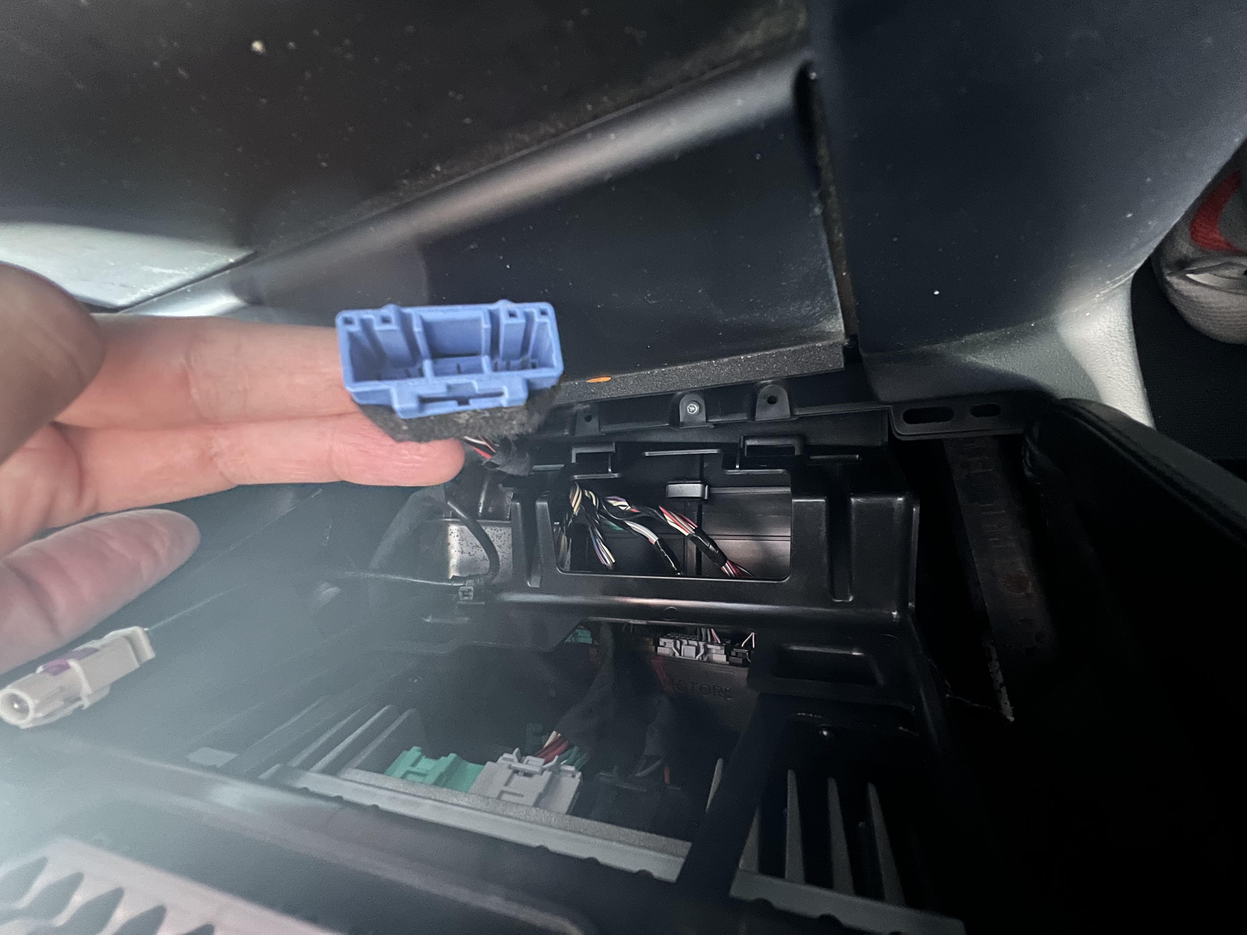 MagSafe Phone Mount for the Tesla Model S (2012-2020) gallery image 5